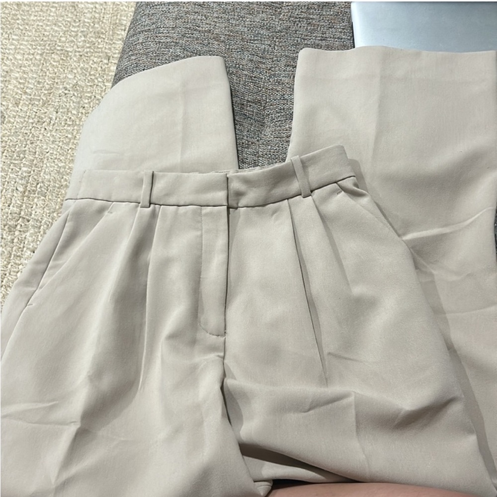 Abercrombie & Fitch Wide Leg Pants in Light Beige - Picture 4 of 6
